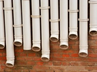 Pros and Cons Of Plastic Gutter Systems