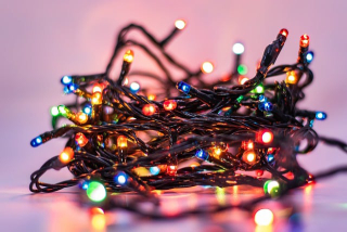 How To Hang Christmas Lights On Your Gutters The Safe and Right Way