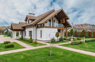 Roof Repair vs Roof Replacement: What Should You Do?